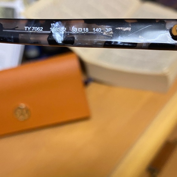 Tory Burch Marble Pattern Sunglasses very nice style